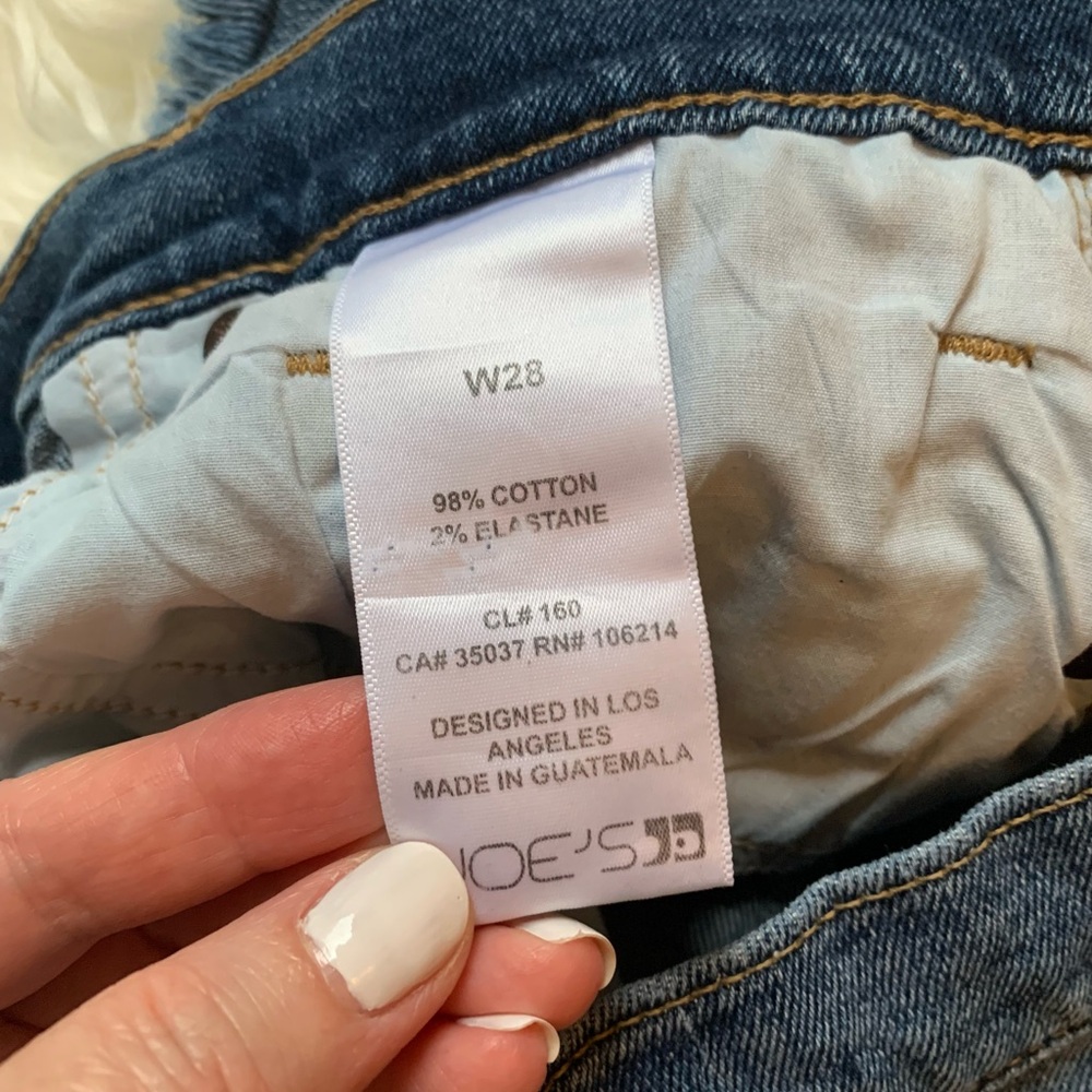 Joe’s Jean Short - Picture 5 of 5